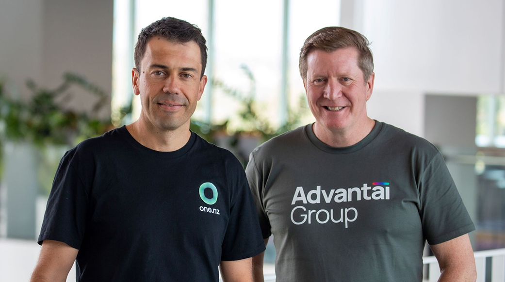 Murray Osborne on the left wearing a On NZ shirt, and David Joss on the right wearing an Advantai Group shirt